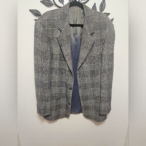 Vintage Men's Hugo Boss Brown and White 53% Virgen Wool Blazer Size 42 L